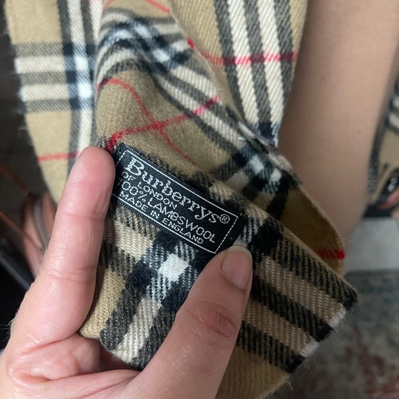Authentic vintage burberrys vintage he nova check tan wool scarf (A2017) - Picture 3 of 9